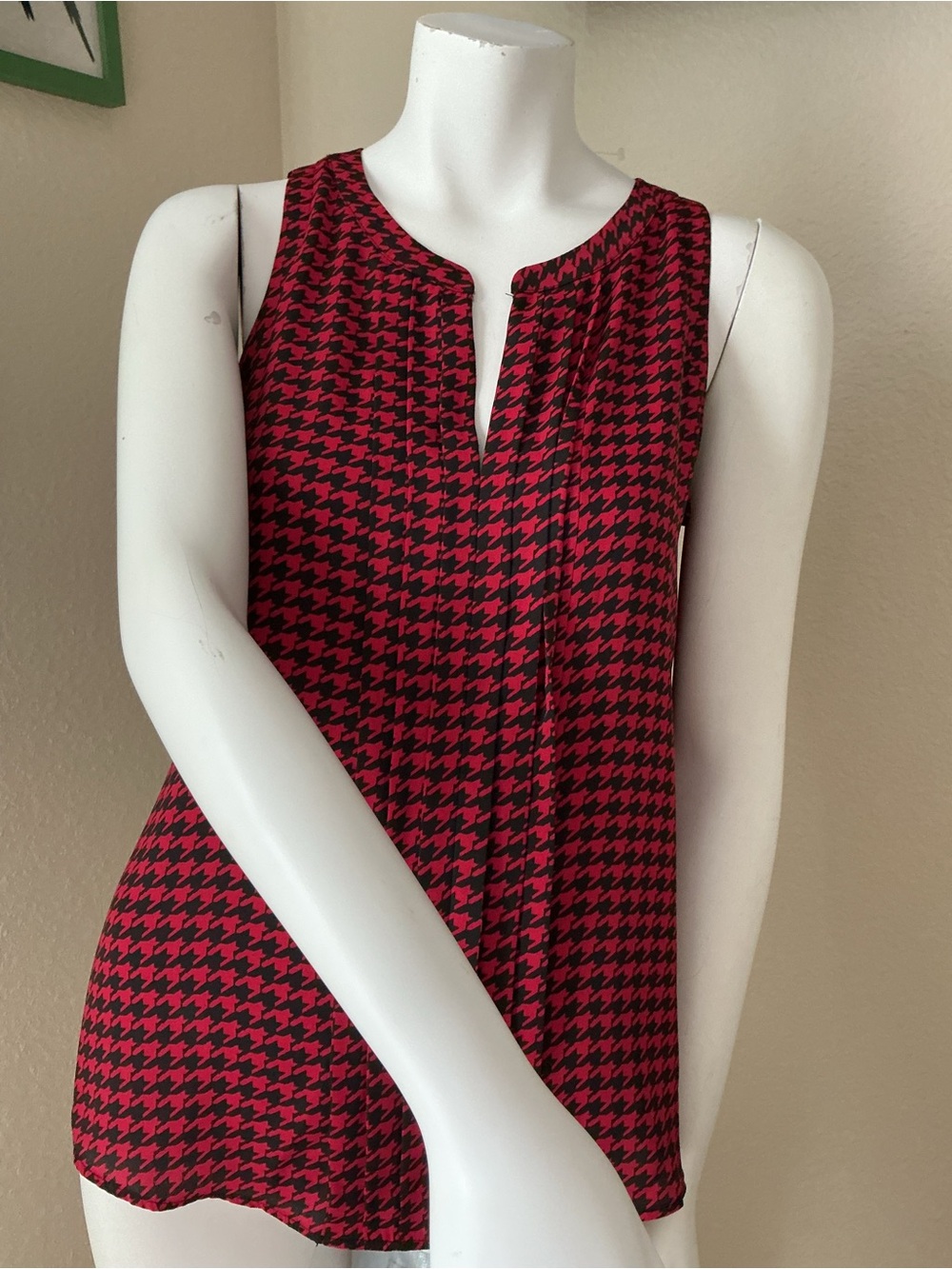 WHBM Outlet Black-Red Sleeveless Blouse XS